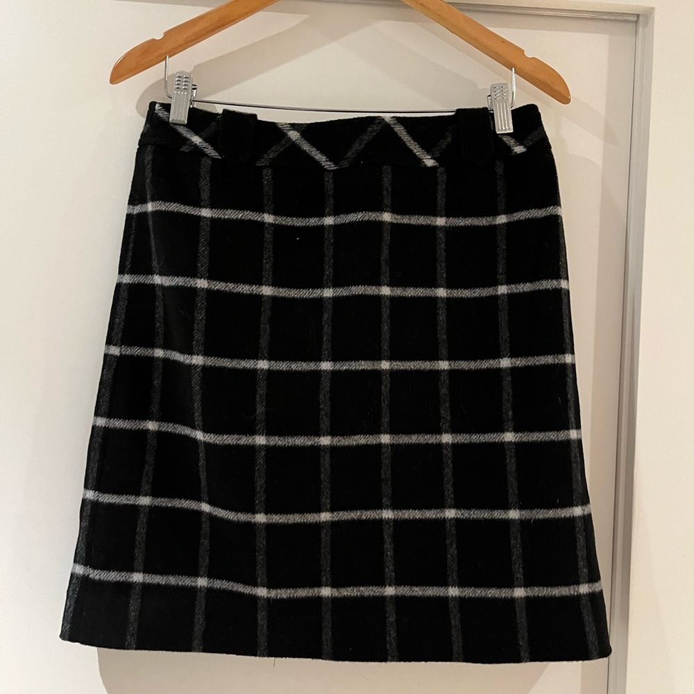 Beautiful Talbots Black Wool Blend Skirt